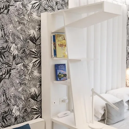 One Design فندق ريميني