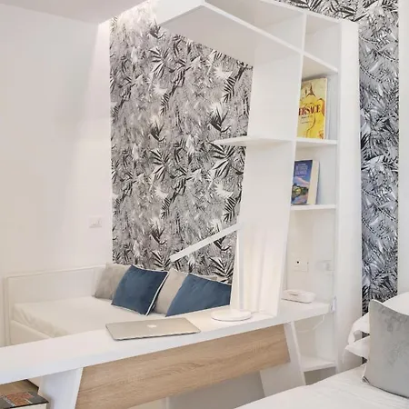 One Design فندق ريميني