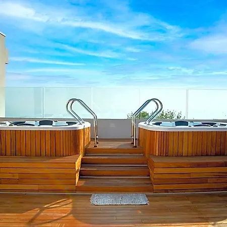 One Design 4*