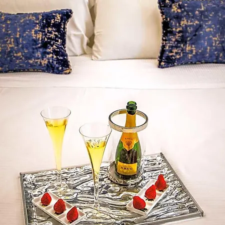 Hotel One Design