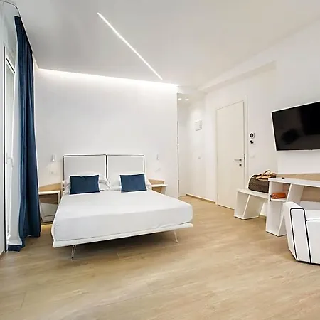 Hotel One Design 4*